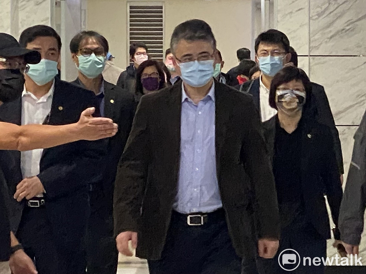 中國上海市台辦副主任李驍東等人今訪北市府共享行動辦公室。 圖：周煊惠 / 攝