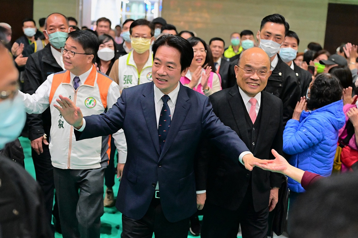 副總統賴清德、前行政院長蘇貞昌參加立委吳秉叡後援會組織「秉友會」19日舉辦新春團拜。 圖：立委吳秉叡、新北市議員翁震州服務處提供
