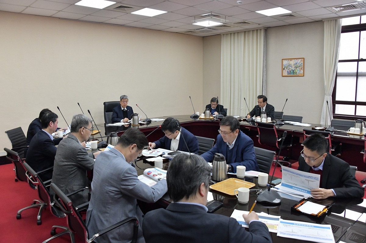 行政院長陳建仁今（20）日上午8時召開擴大防疫會議。 圖：行政院提供