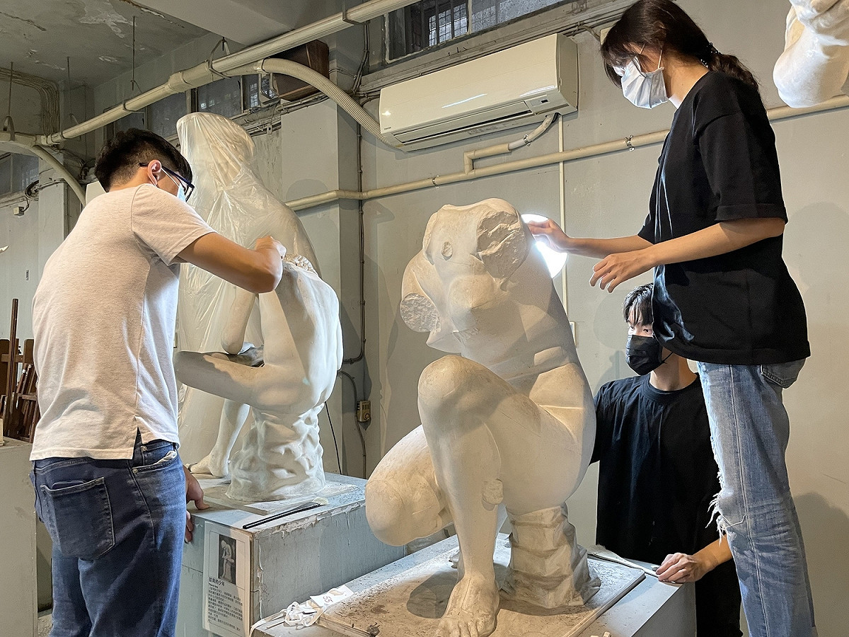 師大也開設文化部文物保存修復學分學程，今年首度招募台大、師大、台科大3校學生。 圖：翻攝自台師大文保中心官網