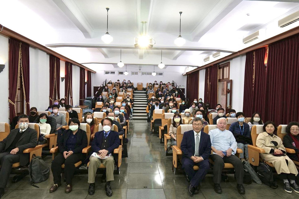 行政院人權及轉型正義處與知韓文化協會、國家人權委員會及二二八事件紀念基金會共同舉辦「借鏡韓國」座談會。 圖：行政院提供