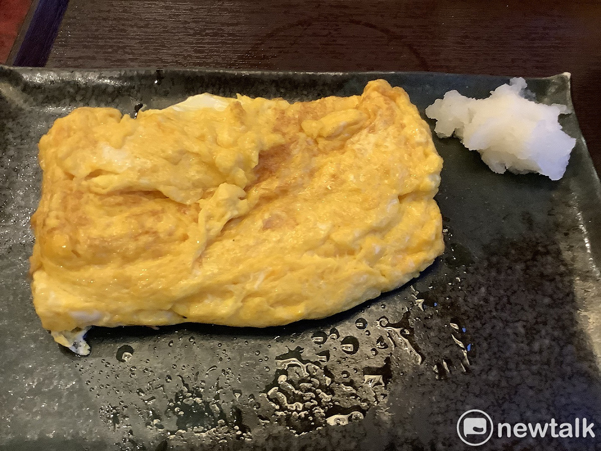 日本出現「卵不況」狀況，許多店家取消用蛋多的菜單，例如玉子燒。 圖：劉黎兒攝