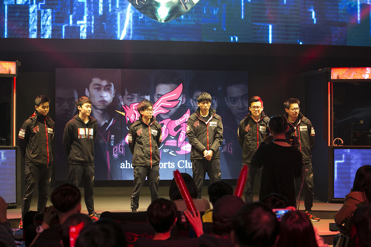 《英雄聯盟》2017 Garena LMS春季季後賽第二日由 ahq 拿下勝利，明與 FW 搶奪冠軍戰資格。 圖: Garena 提供