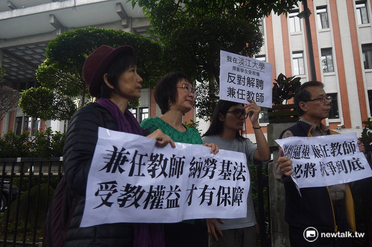 學生與社運團體聲援宋亞克。 圖：鍾孟軒/攝