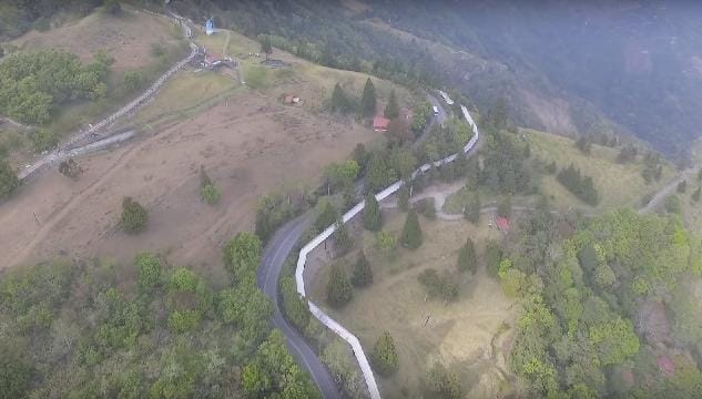位於南投縣清境農場的天空步道，號稱全台最長、最高之景觀步道。 圖：youtube影片截圖