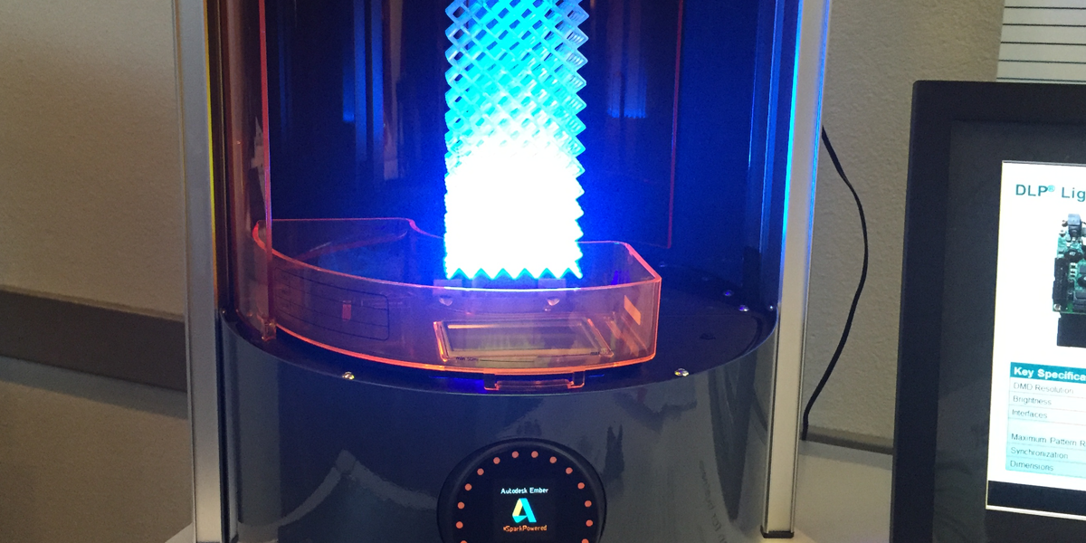 3D列印機裡有多種方法，其中以雷射為主的SLA需要較大空間，造價也較昂貴。 圖：德州儀器／提供