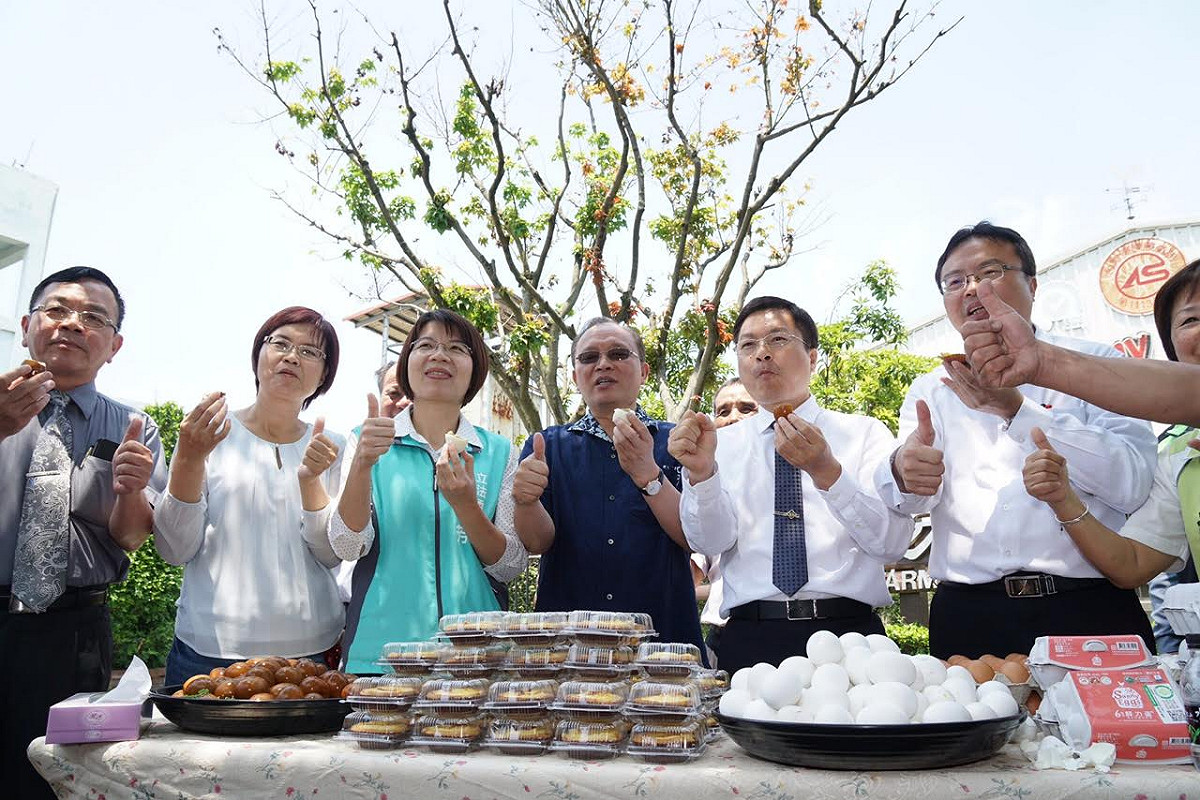 農委會強調，戴奧辛蛋事件發生後，已即時將可能遭受污染的雞蛋全面下架，且禽場也已執行蛋品及雞隻銷毀，因此市面販售的雞蛋都安全無虞。 圖:農委會／提供