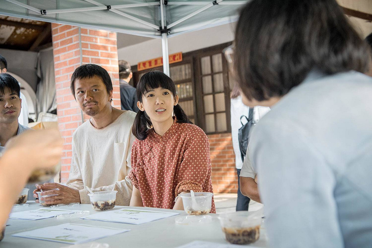 蔡總統說，讓她印象最深刻的，是鍾承翰、孫可芳（小豆）、顏毓麟和江常輝等等劇中演員告訴她，拍戲是他們一輩子都想做的工作。「這股熱情和堅持，就是台灣戲劇的原動力」。 圖:翻攝自蔡英文臉書