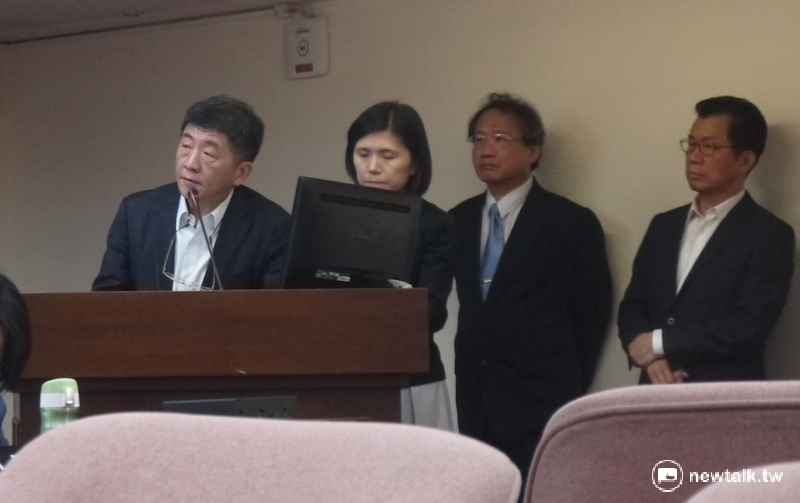衛福部長陳時中被質詢時一度生悶氣，只因委員不給機會針對問題發言解釋。 圖：新頭殼資料