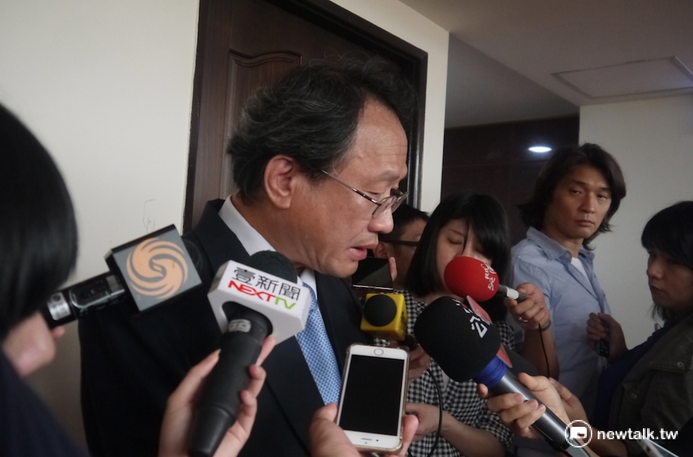 農委會副主委黃金城表示，不知道污染源到底在哪，而目前也正在追查當中。 圖：鍾孟軒/攝