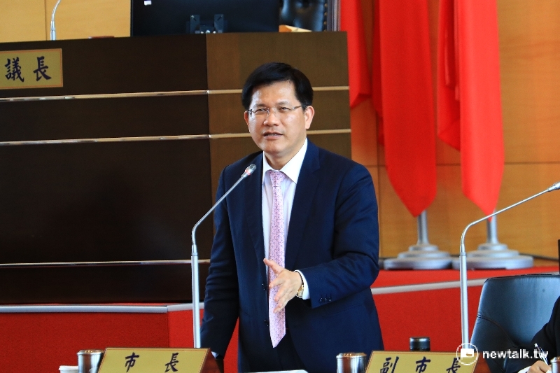 台中市長林佳龍邀請各企業將總部遷至台中，一年最高將可以獲得340萬元的補助。 圖：台中市政府/提供