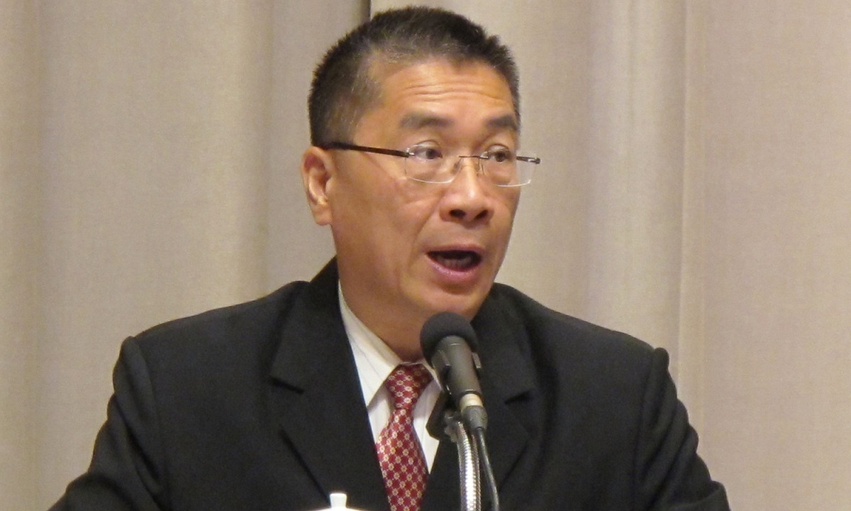 行政院發言人徐國勇4日轉述行政院長林全針對前瞻基礎建設計畫特別條例修法的態度。 圖：新頭殼資料照片
