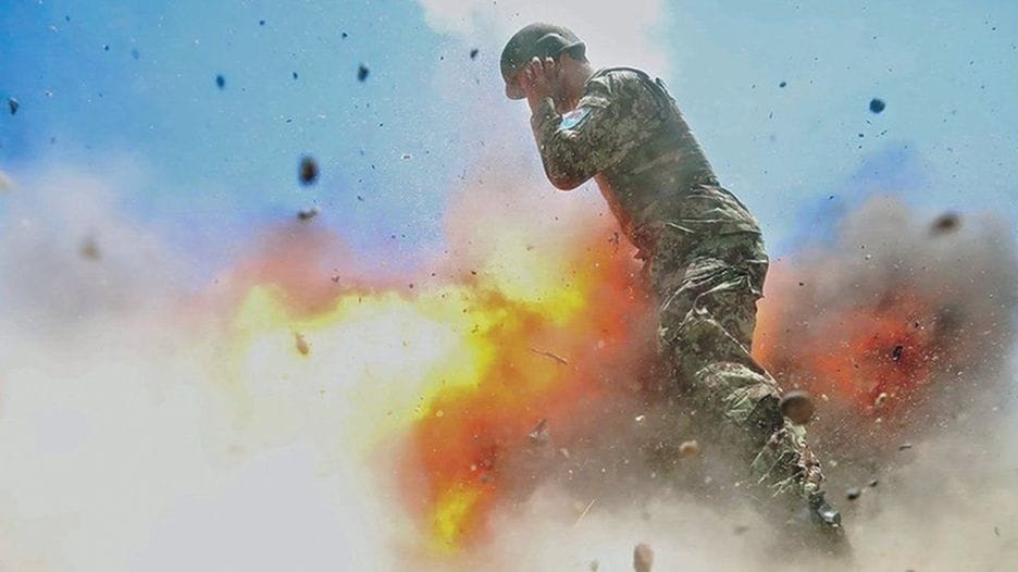 美國攝影女兵克萊頓在阿富汗接受訓練時，拍下迫擊砲爆炸瞬間，成為她的遺作。 圖：U.S. Army Spc. Hilda I. Clayton