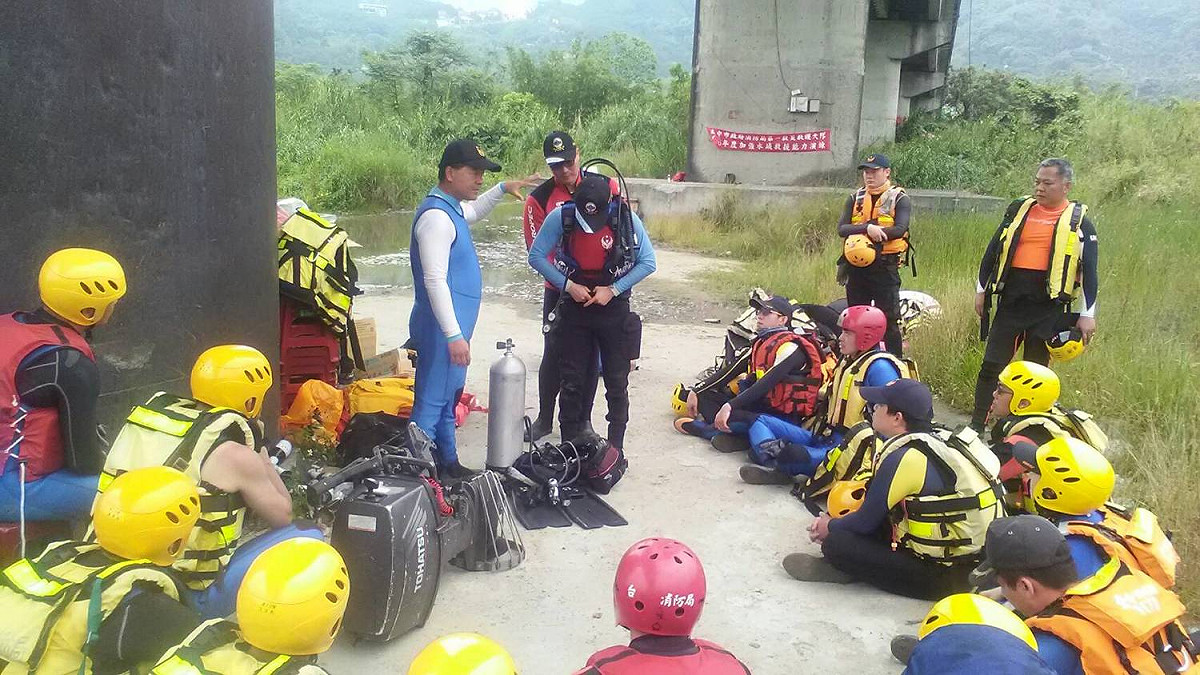 台中市境內河川多屬急流特性，且暗藏漩渦，不諳水性的民眾一不小心就可能因溺水而枉送寶貴生命。台中市雖已公告12處危險水域並立標誌禁止戲水，但過去5年內仍有37人因戲水、垂釣或失足而不幸喪命。 圖：台中市政府新聞局/提供