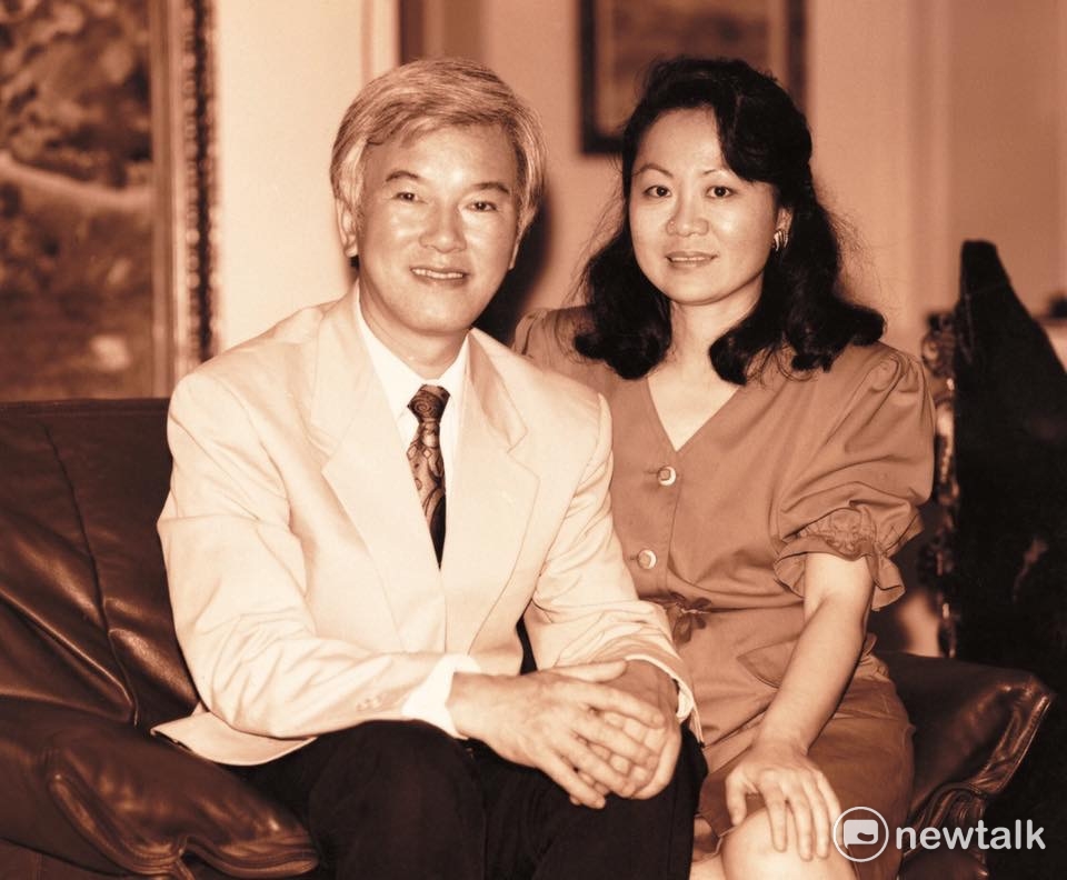 1989年鶼鰈情深的盧修一與其夫人陳郁秀（現為公視董事長、前文建會主委) 圖：翻攝自邱萬興臉書