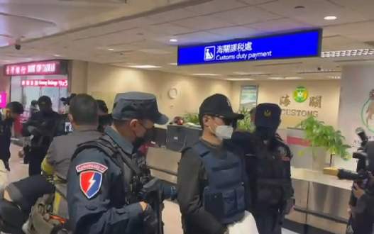台南學甲88槍擊案主嫌及槍手今（ 25 ）日被押解回台。 圖：截自刑事局影片
