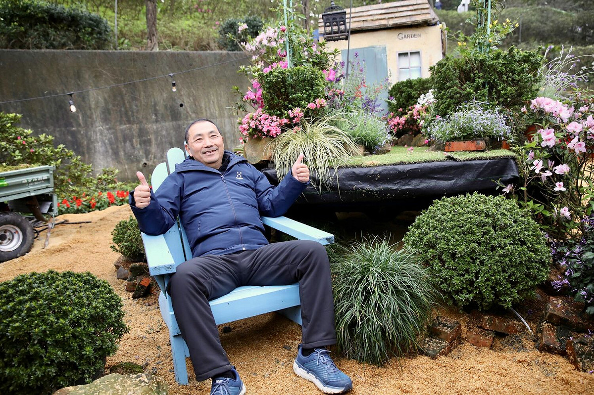市長侯友宜邀請民眾228連假來賞花打卡，來場萬金杜鵑浪漫邂逅。 圖：新北市農業局提供