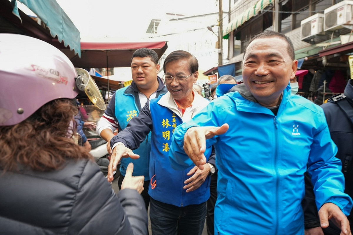 新北市長侯友宜替國民黨南投立委補選候選人林明溱助選。 圖：國民黨文傳會/提供