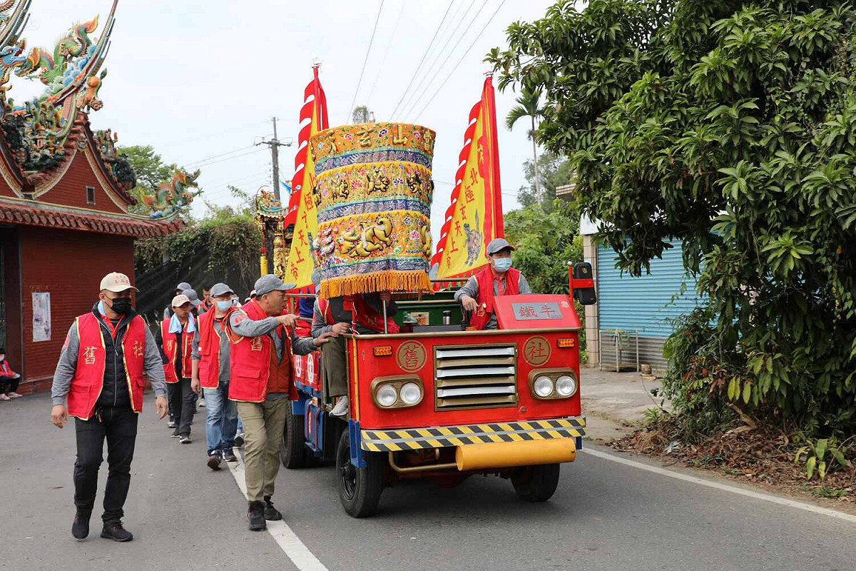竹崎鄉五村十三庄白杞寮迎觀音請媽祖平安祈福遶境。 圖:嘉義縣政府提供
