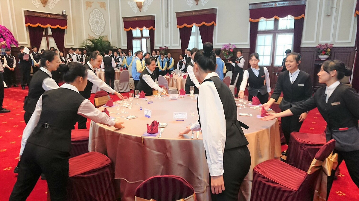 樹人家商餐飲管理科申請建教生證能合一專班，提升學生飯店餐飲服務、宴會實務等技能。 圖：新北市教育局提供