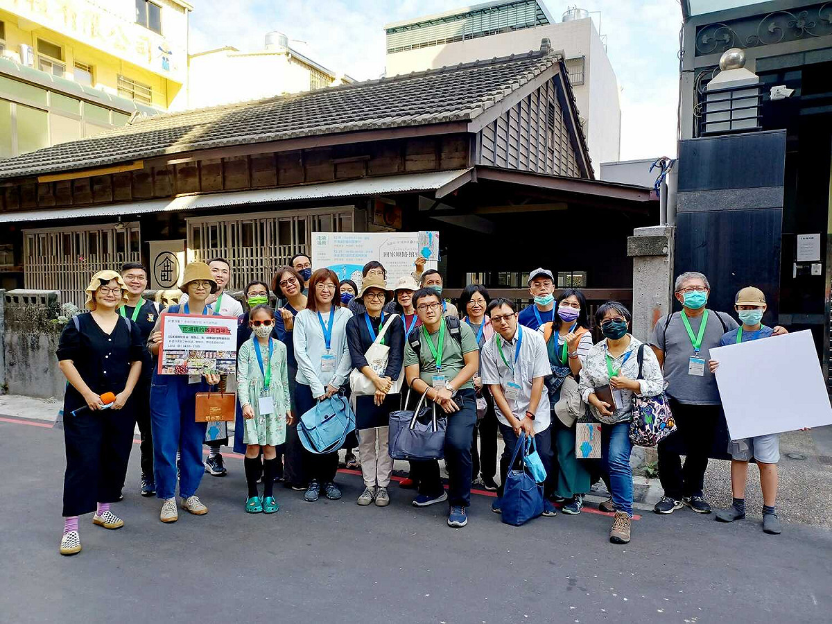 高雄獨立書店讀冊漫遊活動，帶領民眾閱讀高雄人文風土。 圖：高雄市文化局/提供