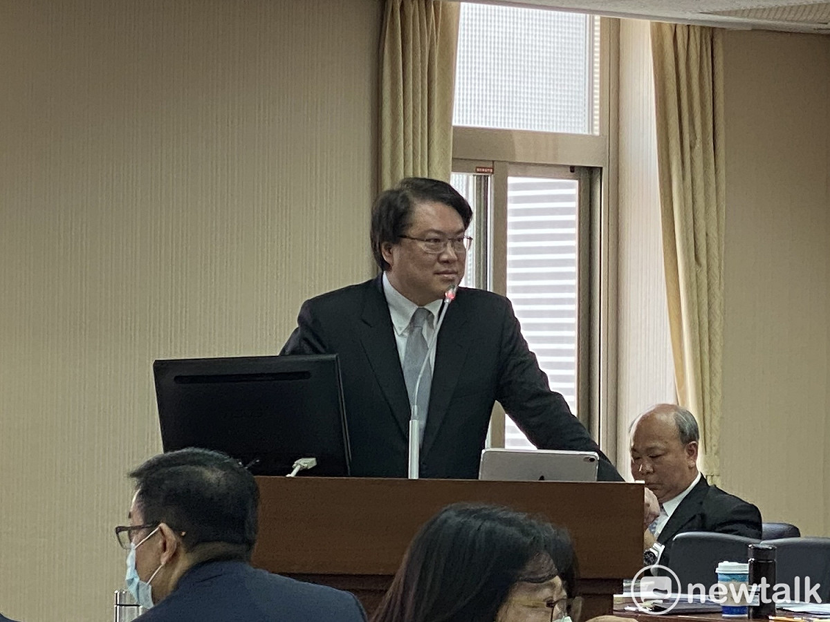 內政部長林右昌於立法院內政委員會備詢。 圖：周煊惠 / 攝