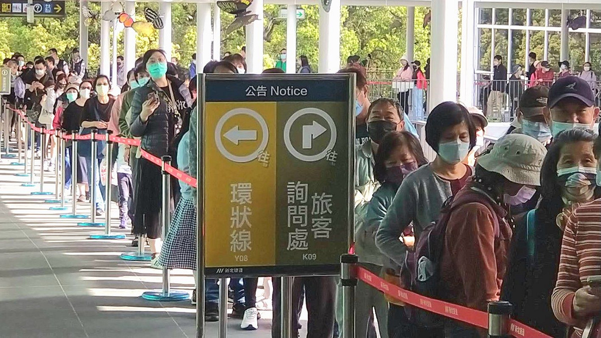 安坑輕軌在228連假4天期間，搭乘人數達到9萬人，平均每天超過2萬2千人次搭乘。 圖：新北捷運公司提供