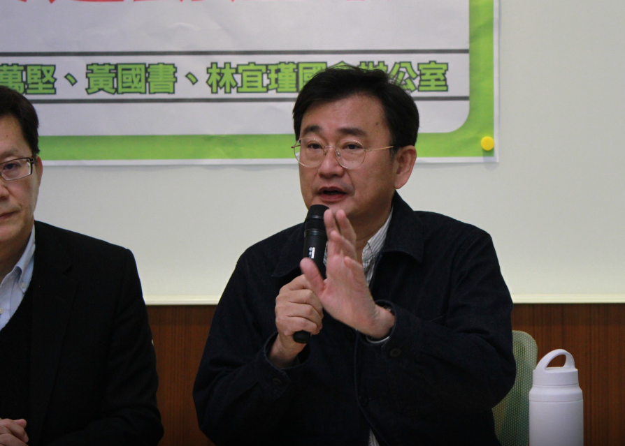 無黨籍立委黃國書是否參選立委引發關注。 圖:張廖萬堅辦公室提供(資料照)