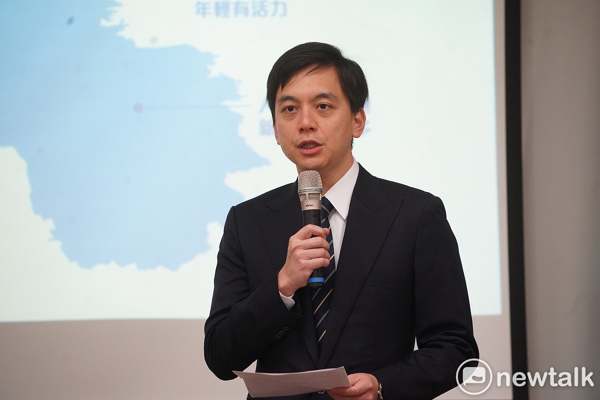 國民黨籍桃園市議員牛煦庭宣布投入桃園市第一選區立委選舉。 圖：林昀真/攝