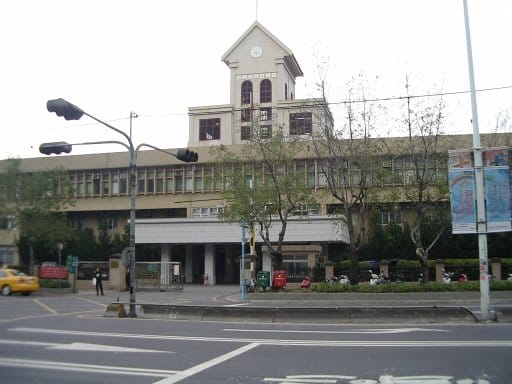 新北地方法院稱恐嚇犯「光明磊落的男子漢」，引發爭議。 圖：取自維基（公有領域）