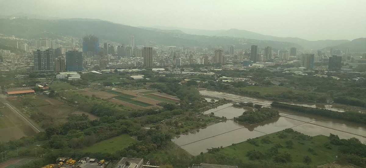 空拍機查核露天燃燒（台北市）。 圖：新北市環保局提供