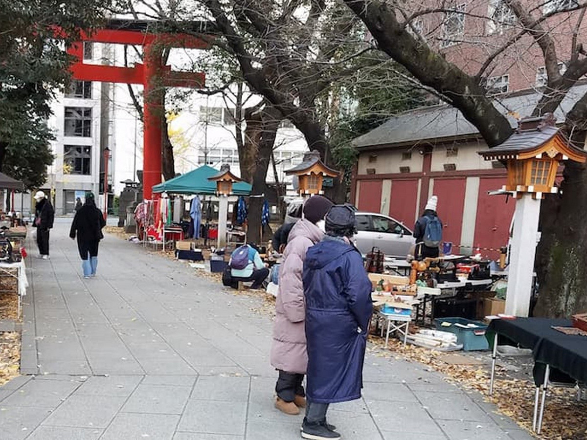 市集所在地的花園神社是東京賞櫻景點之一。 圖：Ⓒ花園神社 青空骨董市集／提供