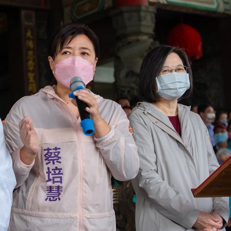 蔡英文指出，選舉是為了要選出可以照顧大家的人，南投的鄉親把服務南投的機會，託付給蔡培慧。 圖：翻攝蔡英文臉書