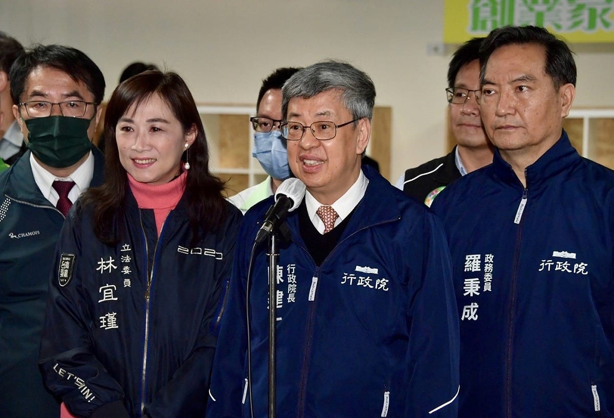 行政院長陳建仁今赴台南視察南台科大宿舍改善情形。 圖：行政院 / 提供