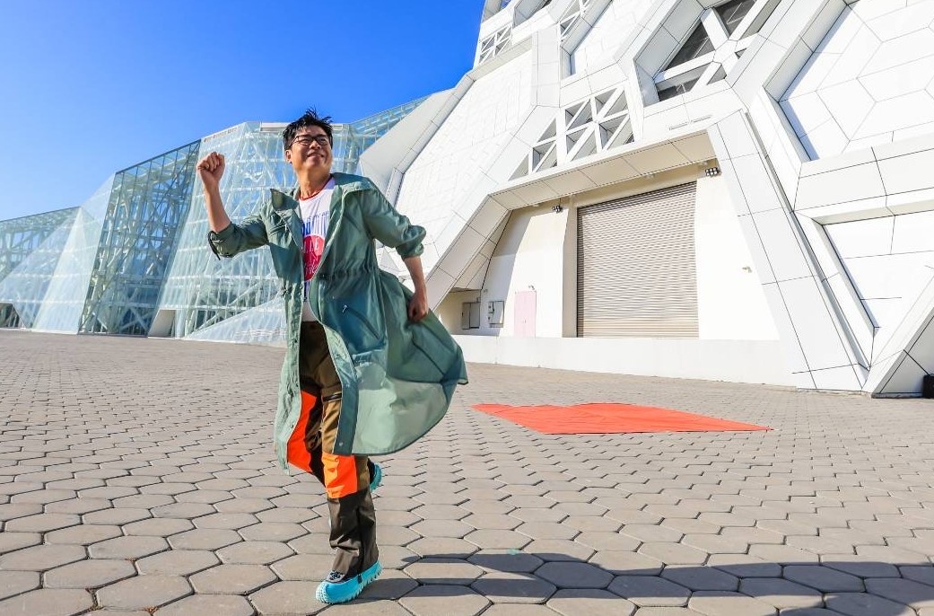 陳其邁首次挑戰時尚雜誌拍攝。 圖：高雄市政府/提供