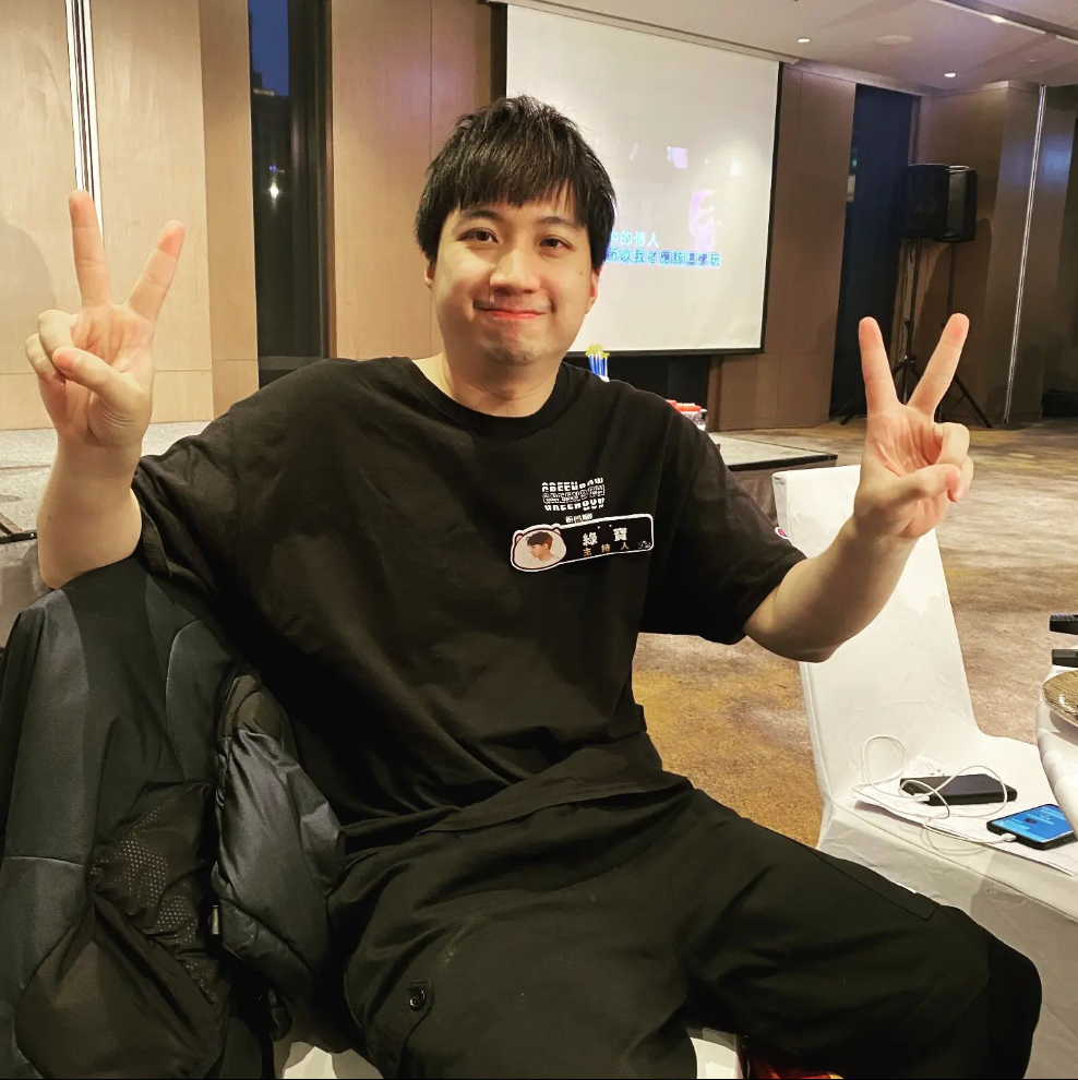 綠寶被粉絲要求三餐都吃Joeman聯名商品。 圖：翻攝自綠寶IG
