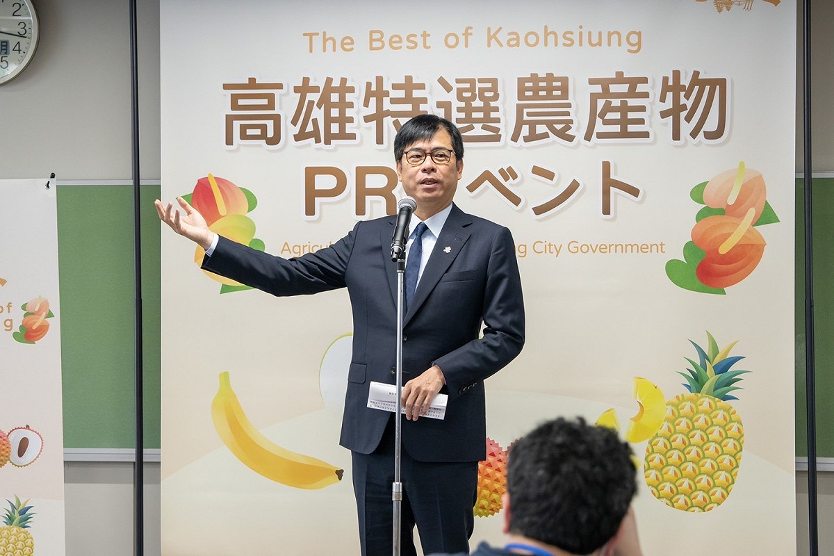 陳其邁訪日第一站召開農產記者會力推高雄農特產。 圖：高雄市農業局/提供