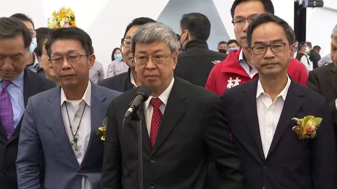 行政院長陳建仁今（6）天上午赴高雄出席「高雄港旅運中心郵輪首航暨旅運設施啟用典禮」前受訪。 圖：擷自直播畫面