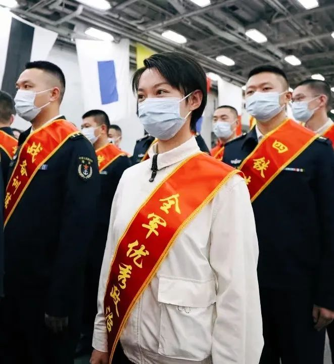 2022年10月，朱悅萌被表彰為中共「全軍優秀政治教員」。 圖: 翻攝自微博