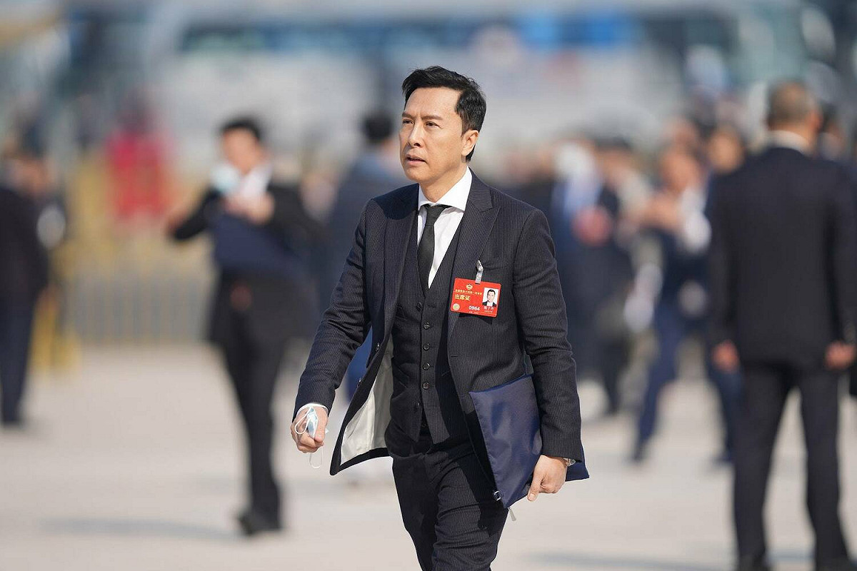 現為中國全國政協委員的香港武打演員甄子丹出席兩會。 圖：翻攝自搜狐（資料照）