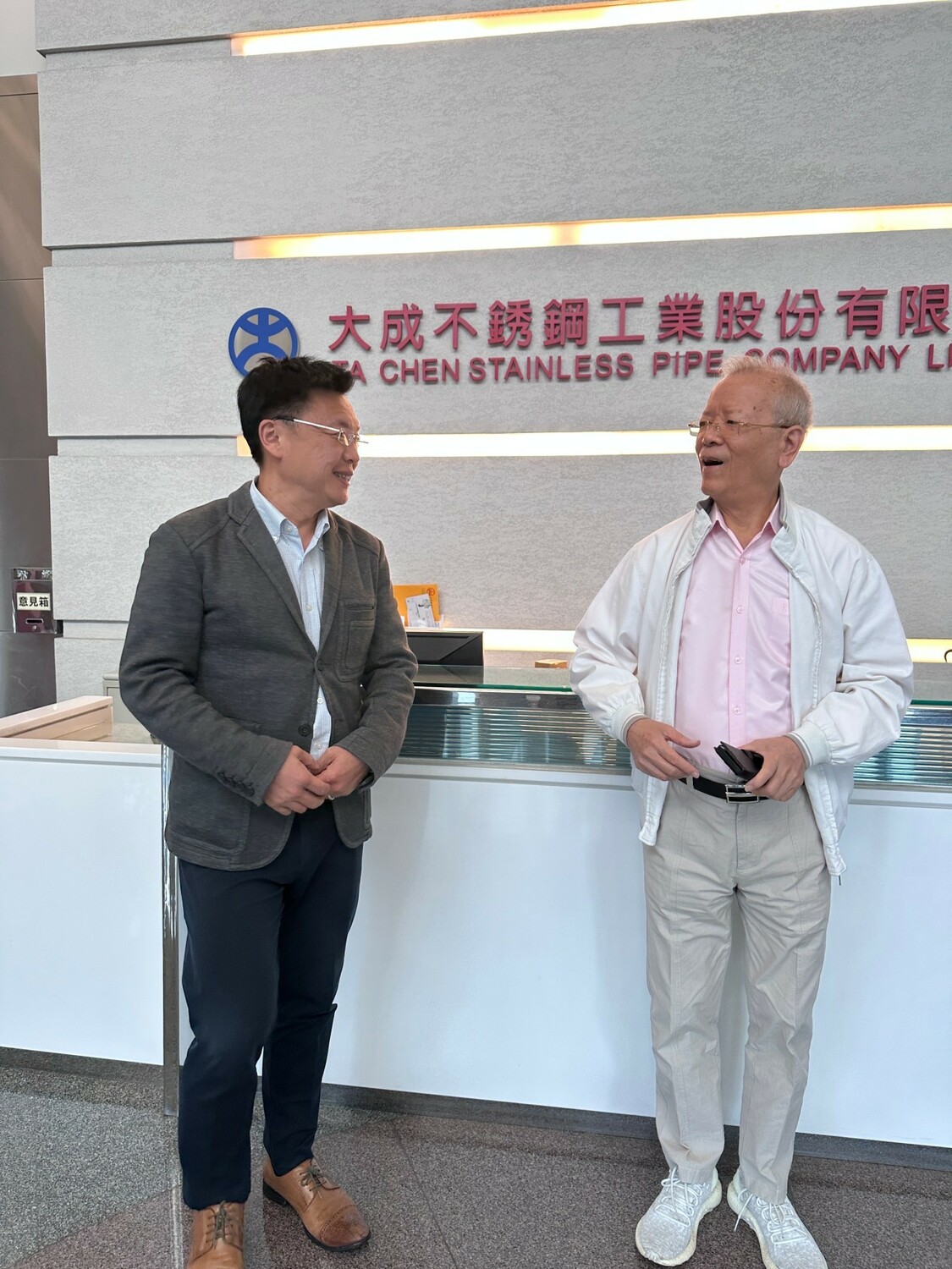 趙天麟(館)大成鋼集團副總經理張地金。 圖：趙天麟服務處/提供
