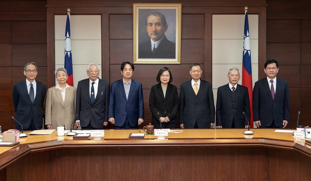 總統蔡英文8上午出席在總統府召開的「112年司法院大法官提名審薦小組」第一次會議 圖：總統府提供