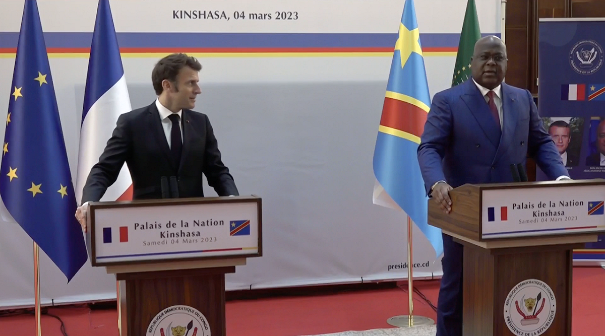 法國總統馬克宏（Emmanuel Macron）(左) 訪問剛果民主共和國總統菲利克斯·齊塞克迪（Felix Tshisekedi）。 圖：翻攝自愛麗舍宮臉書影片