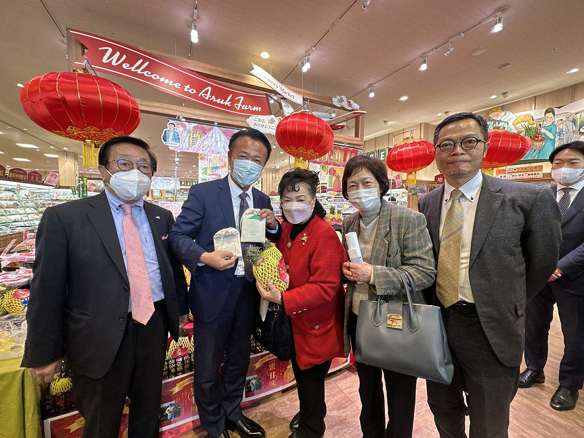 嘉義鳳梨進軍日本丸久超市，外銷量上看300公噸。 圖：嘉義縣政府/提供