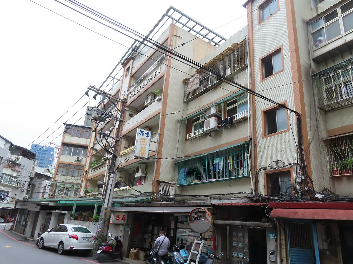 新店區百忍街30-36號。 圖：新北市都更處提供