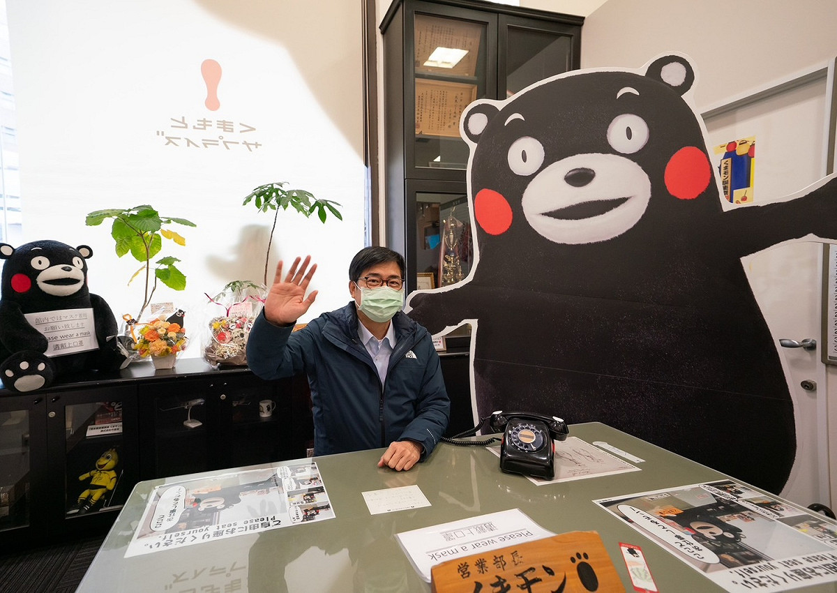 陳其邁參訪熊本熊部長辦公室。 圖：高雄市觀光局/提供