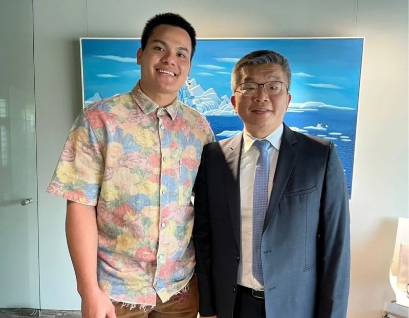 蔡其昌與張育成在台中會面，親自邀請他為台灣效力。 圖：中職提供