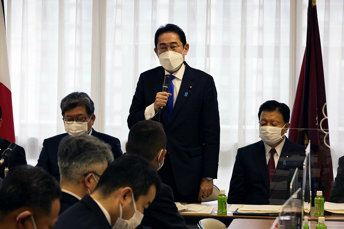 日本首相岸田文雄於福島悼念儀式上表示，未來將持續推動東北地區重建作業，並於產業及生計方面提供協助，以利民眾儘早返鄉。（資料照） 圖：擷取自岸田文雄推特
