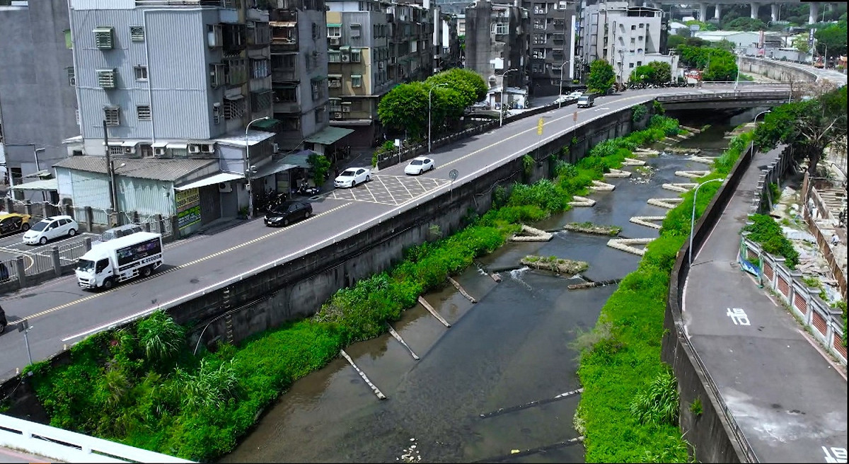 大窠坑溪一期展現河川治理的績效，已成為居民休憩活動的重要河廊。 圖：新北市水利局提供