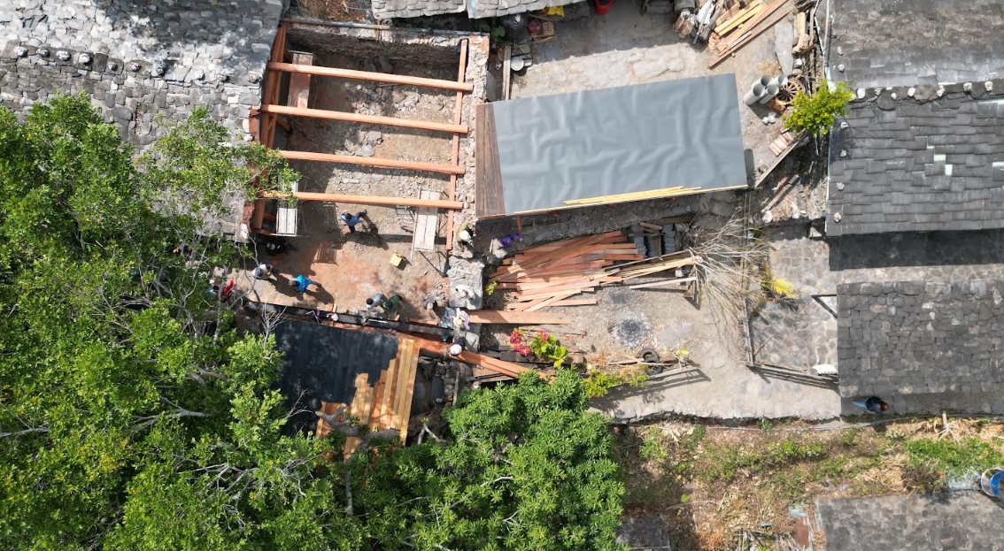 「老七佳部落」是排灣族保存最完整的石板屋部落，也是世界遺產潛力點之一，不料卻在去年發生火災。 圖：屏東縣政府／提供